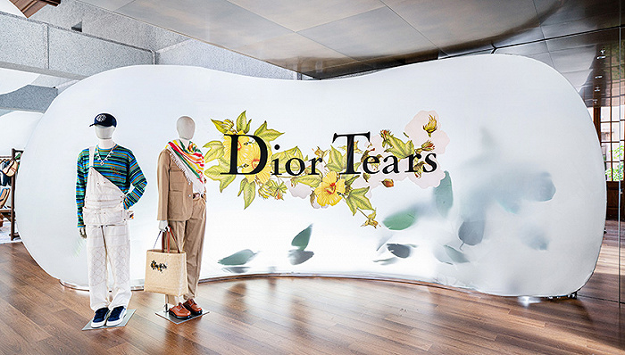 迪奥于上海揭幕DIOR TEARS限时精品店，CHARLES & KEITH品味秋意